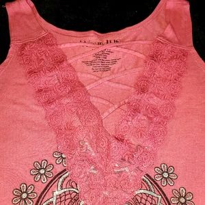 Dusty Rose tank top with dreamcatcher silver motif and lace v-neck. Size XL
